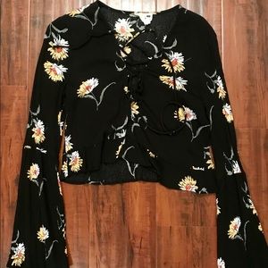 LA HEARTS sunflower boho bell sleeved crop top